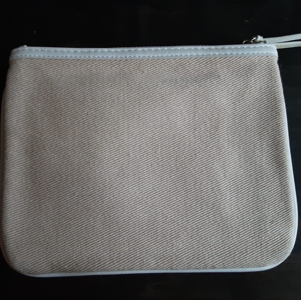 Chloe Pouch - Picture 4 of 5